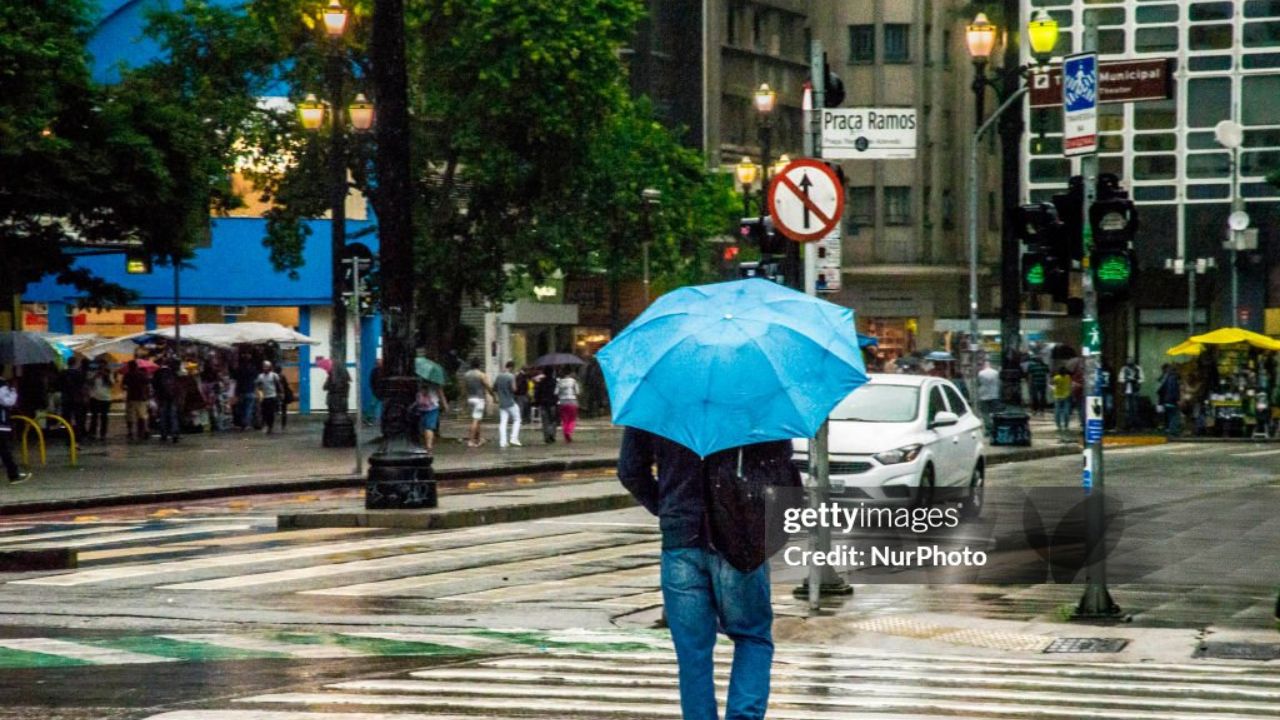 São Paulo em época de chuva e frio | Reprodução/NurPhoto/Getty Images Embed