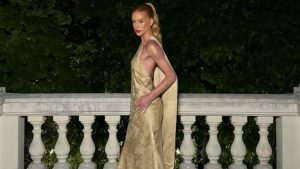 Marina Ruy Barbosa usa look da grife das irmãs Olsen em evento de divulgação de “Tremembé” Marina Ruy Barbosa usa look da grife das irmãs Olsen em evento de divulgação de “Tremembé”