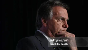 Bolsonaro tenta reverter condenação e questiona decisão do STF Bolsonaro tenta reverter condenação e questiona decisão do STF