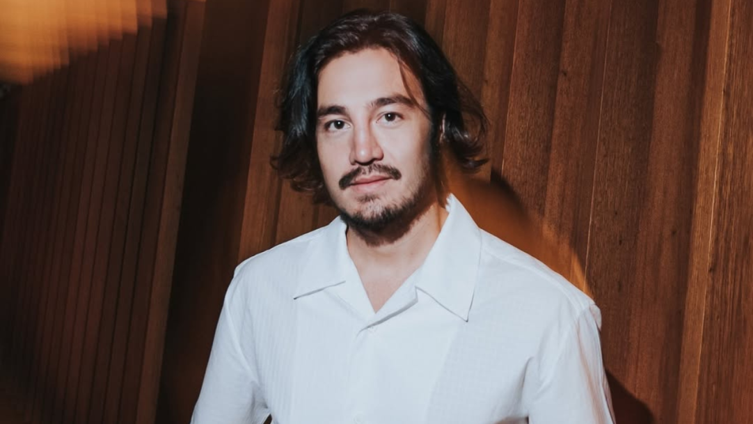 Tiago Iorc atualiza quadro de saúde após procedimento médico: “Estou bem”