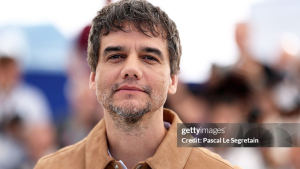 Wagner Moura ganha prêmio como “Melhor Ator” em festival intenacional Wagner Moura ganha prêmio como “Melhor Ator” em festival intenacional