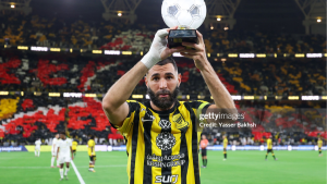 Benzema monta melhor time da história e cita brasileiros