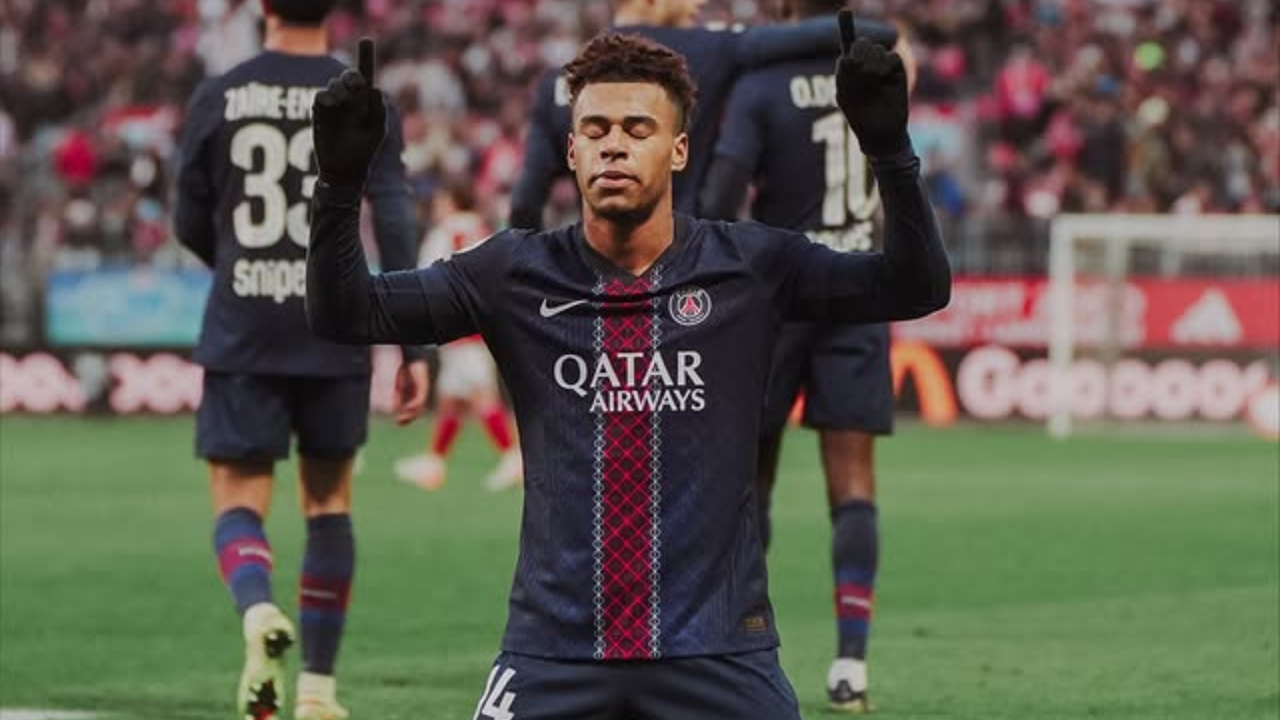 O ponta foi eleito melhor sub-21 de 2025 | Reprodução/Instagram/@desire.doue