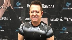 Marrone celebrou seus 60 anos cercado de amigos e familiares em Goiânia