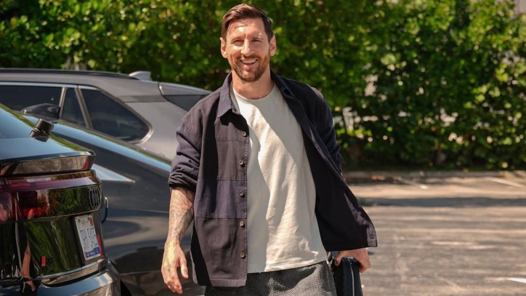 Relação entre Messi e Laporta segue abalada após reencontro no Camp Nou