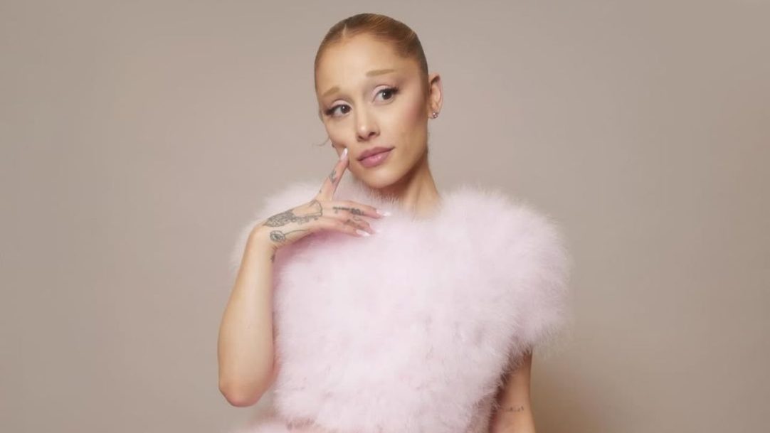 Ariana Grande grava vídeo e explica ausência na première de Wicked no Brasil