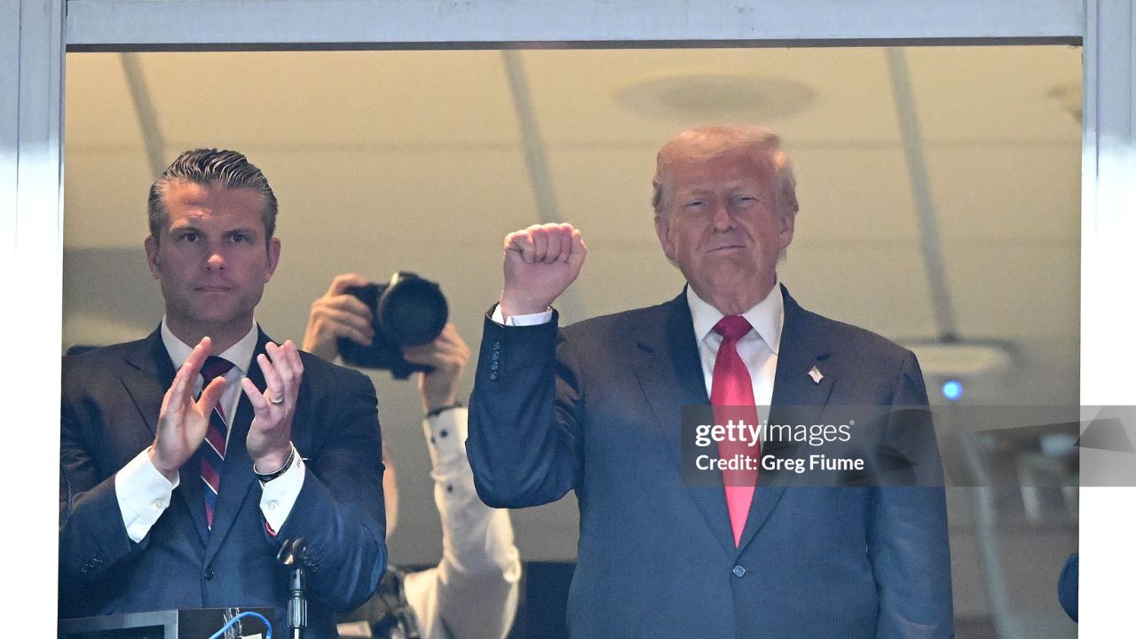 Presidente Donald Trump e o secretártio Pete Hegseth | Reprodução/Greg Fiume/Getty Images Embed