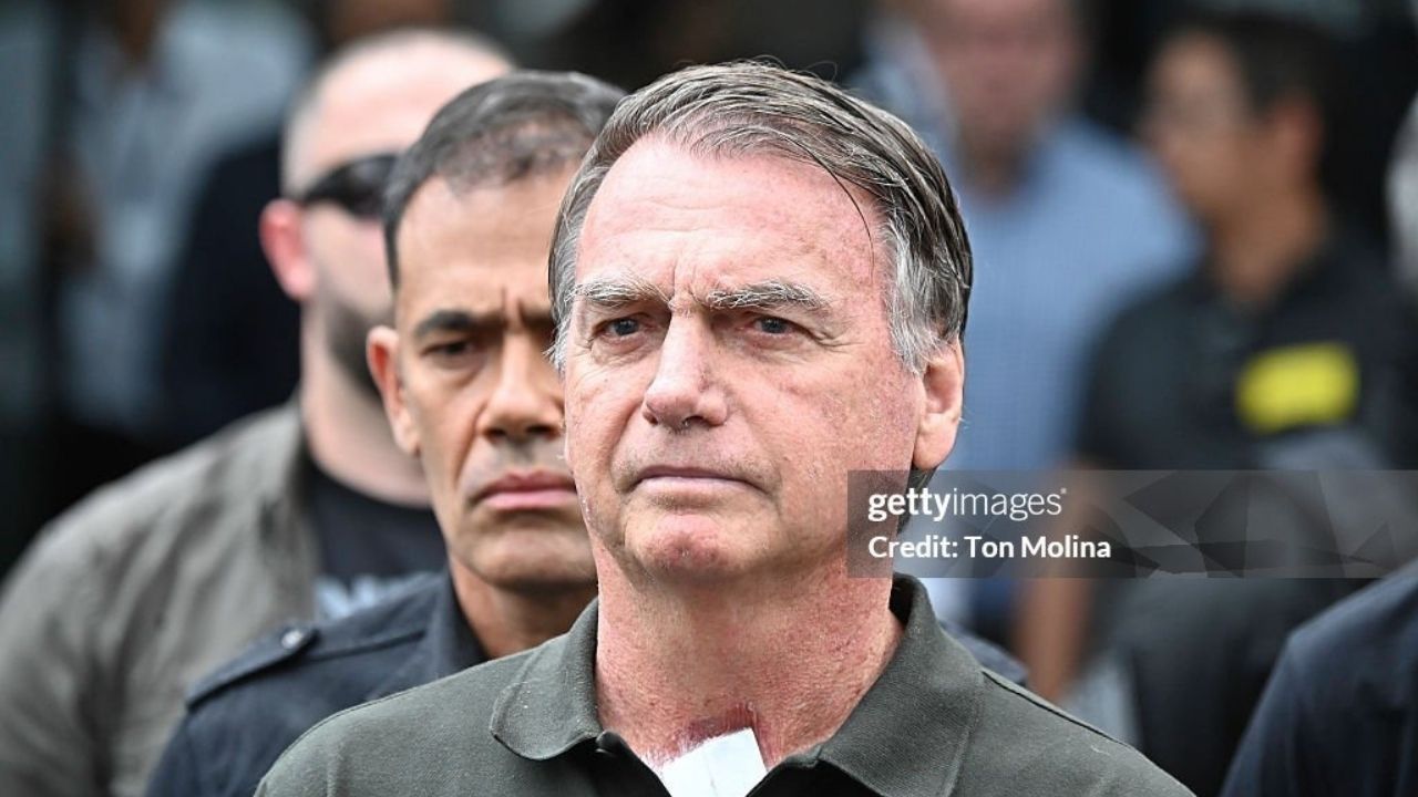 Ex-presidente Jair Messias Bolsonaro | Reprodução/ Ton Molina/ Getty Images Embed