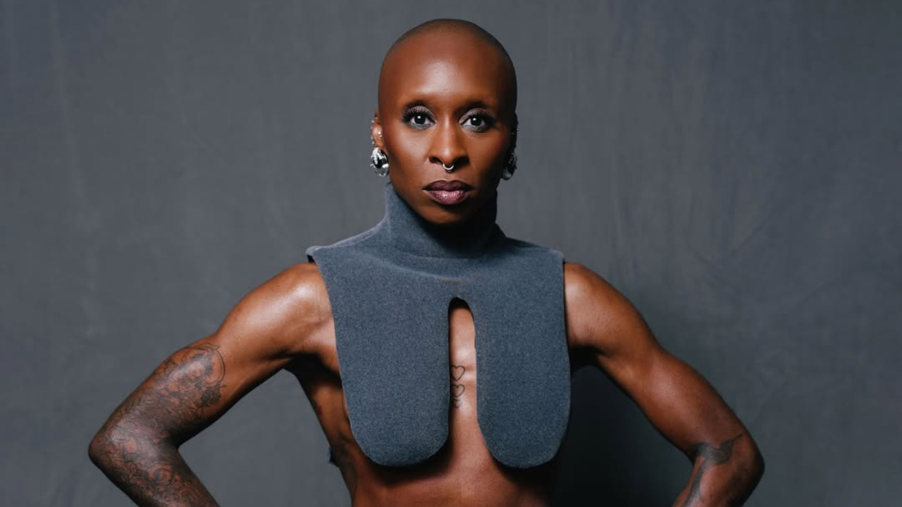 Cynthia Erivo é tietada em avião no Brasil