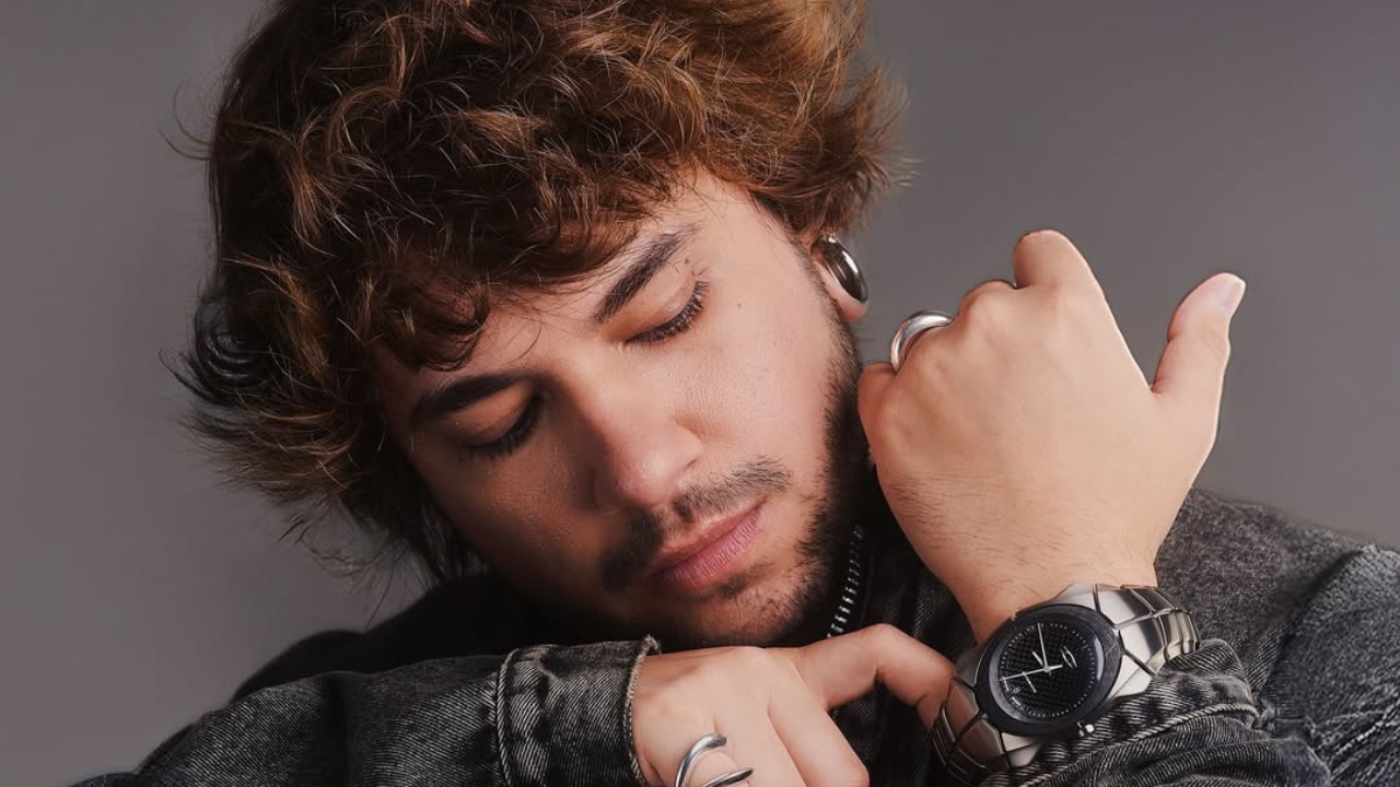 Brino usa estratégia inusitada para conversar com Shawn Mendes