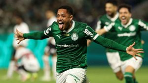 Palmeiras vence o Santos e abre vantagem na liderança do Brasileirão 2025