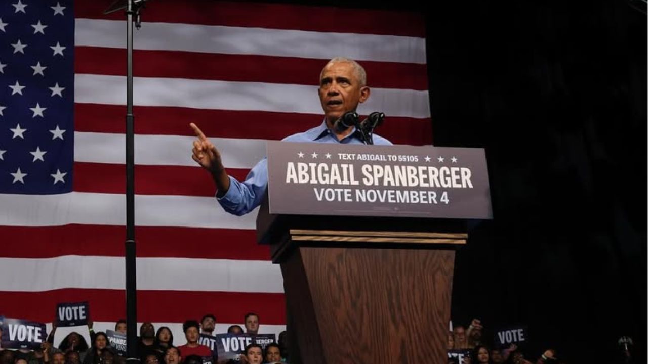 Barack Obama discursando em um dos comícios | Reprodução/Instagram/@barackobama