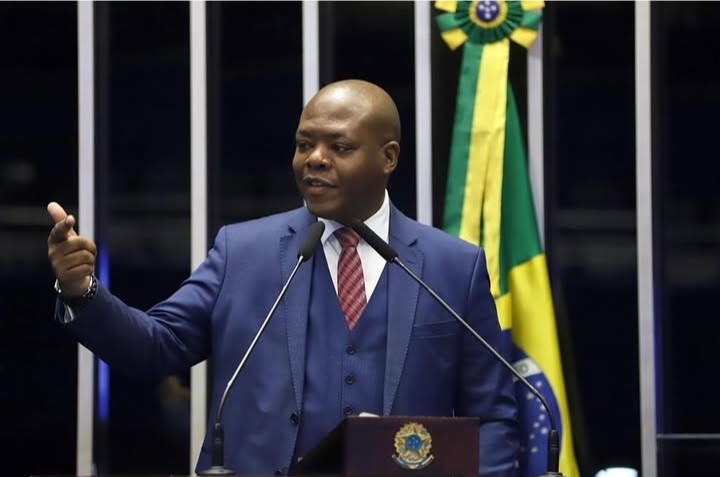 Ex primeiro ministro Silvio Almeida