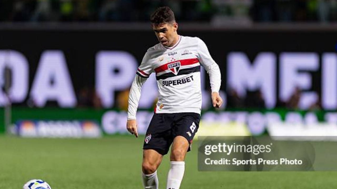 Oscar na partida entre São Paulo e Palmeiras | Reprodução / Sports Press Photo/ Getty Images Embed)