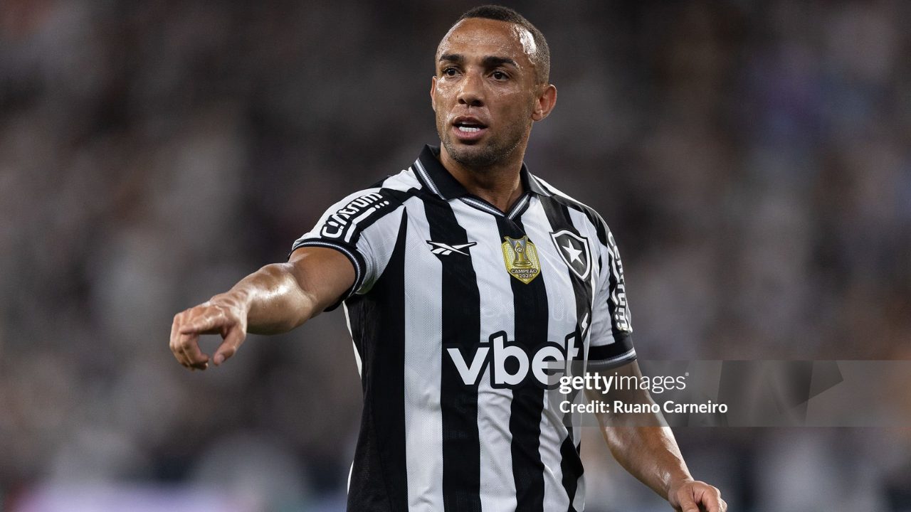 Marçal, lateral do Botafogo | Reprodução/Ruano Carneiro/Getty Images Embed