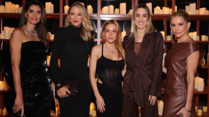 Famosos celebram evento de beleza em São Paulo