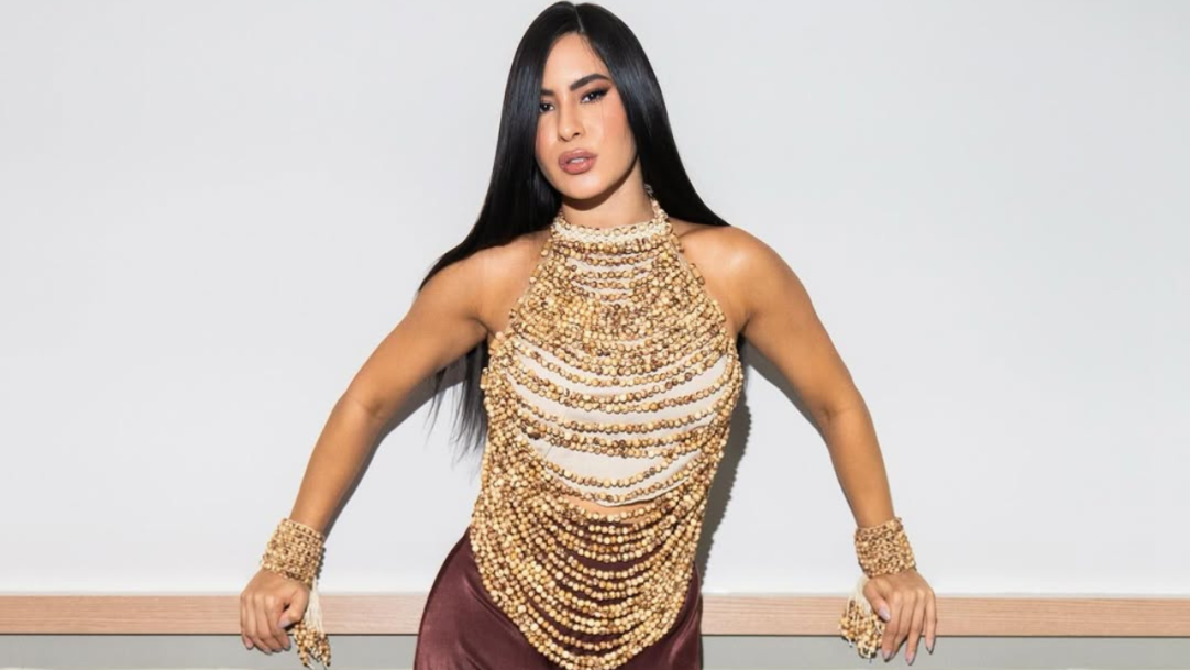 Isabelle Nogueira celebra sustentabilidade ao vestir look artesanal no prêmio Earthshot