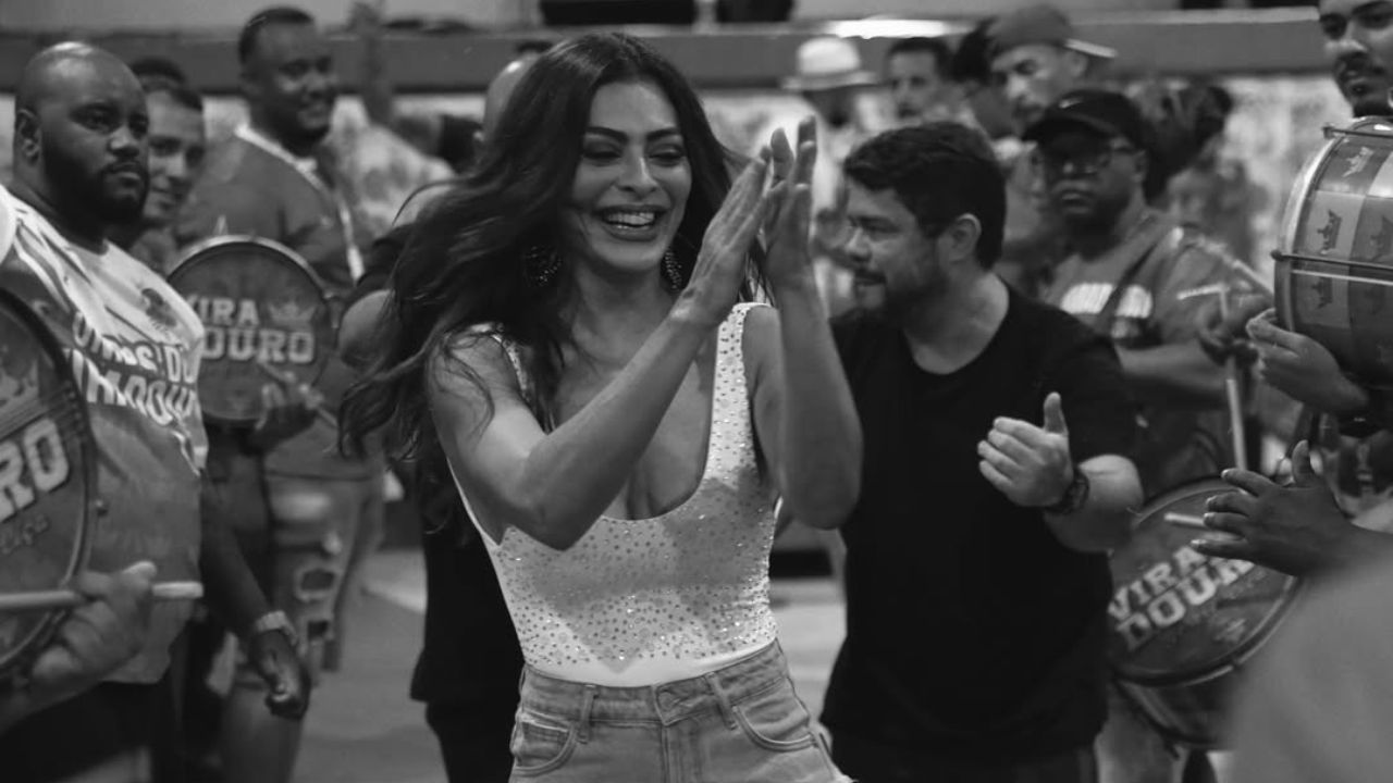 Juliana Paes durante ensaio na Viradouro | Reprodução/Instagram/@julianapaes