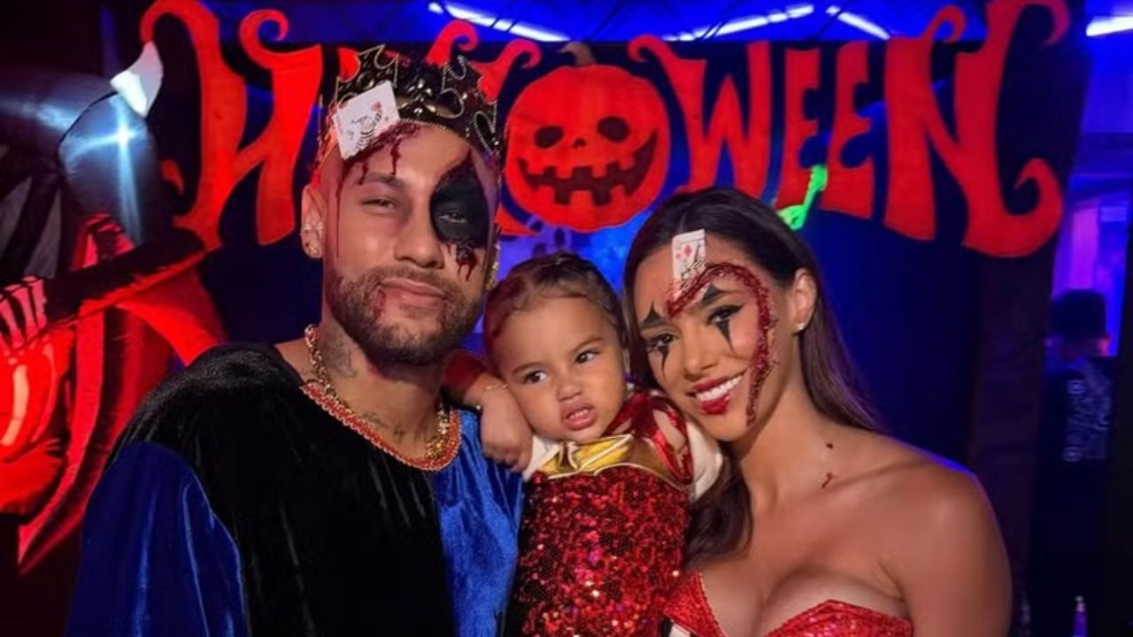 Neymar, Bruna Biancardi e Mavie festejam o Halloween